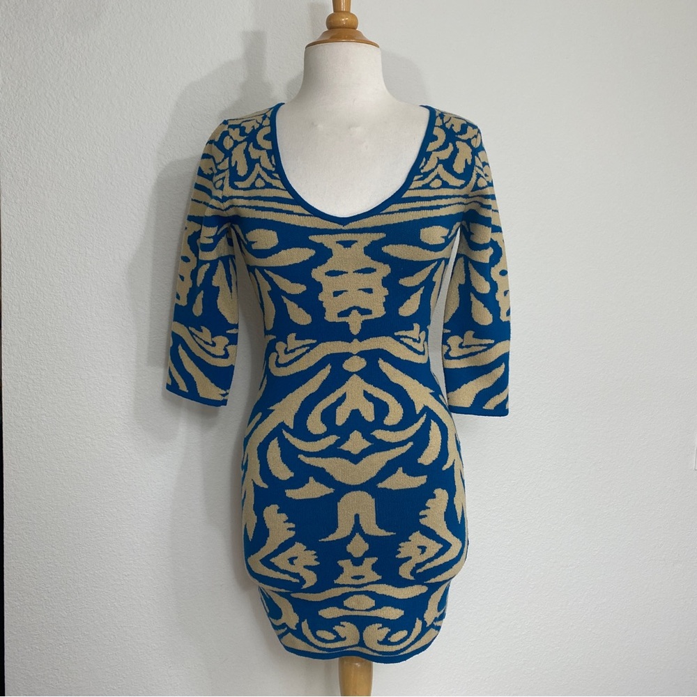Stillettos Blue Tan Abstract Stretch Knit Fitted Mini Dress Size Medium Retro